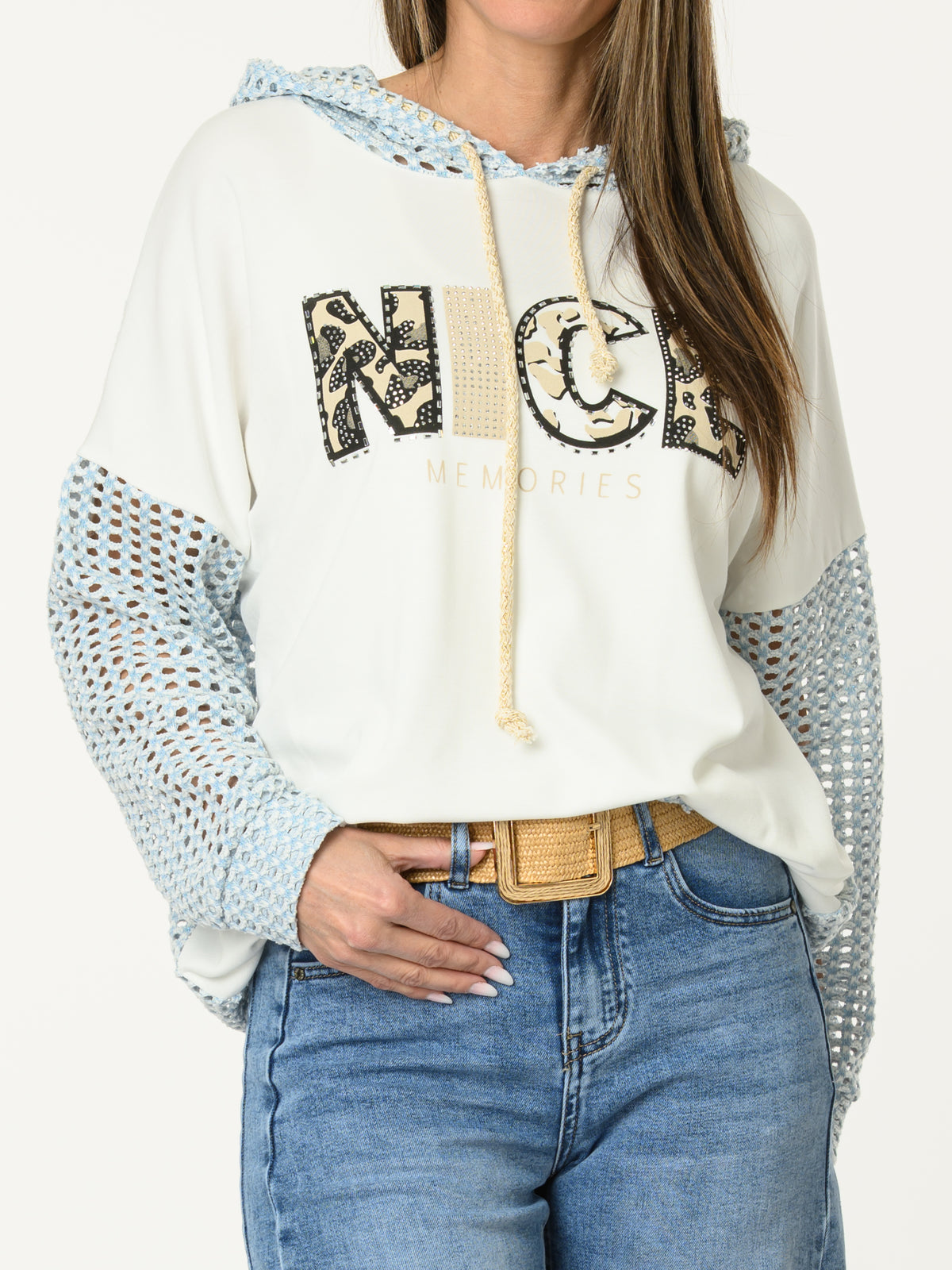 Chandail blanc et bleu avec imprimé ''Nice memories''