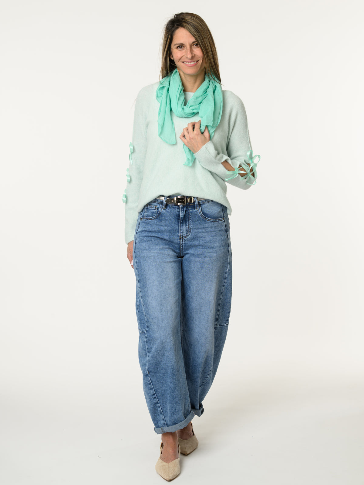 Chandail aqua avec lacets sur les côtés