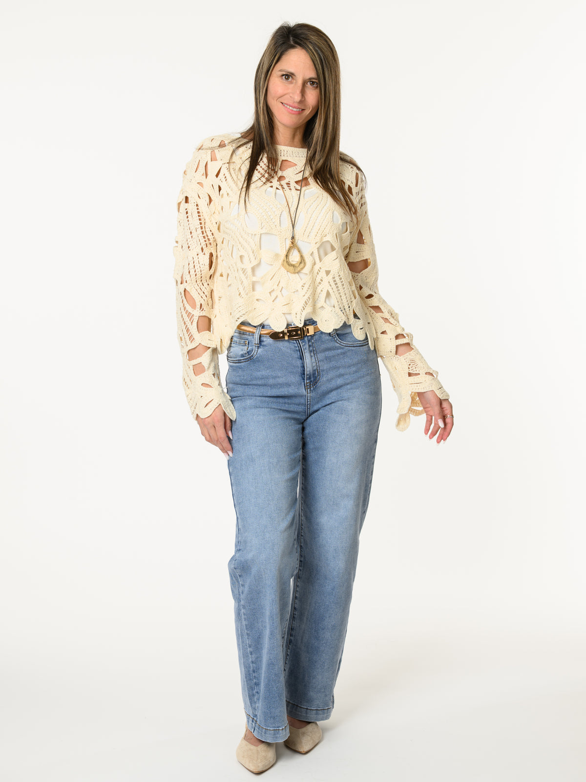 Chandail beige en crochet à manches longues