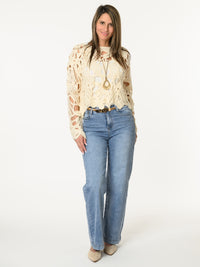 Chandail beige en crochet à manches longues