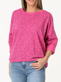 Chandail fuchsia avec imprimé de léopard