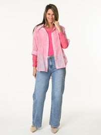 Chemise rose à motifs de feuilles brodées