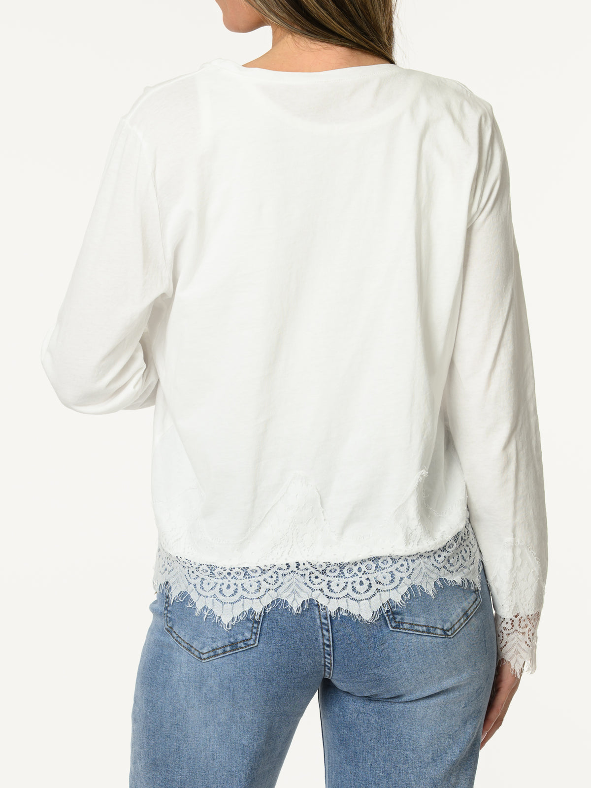 Chandail blanc à manche longue avec dentelle