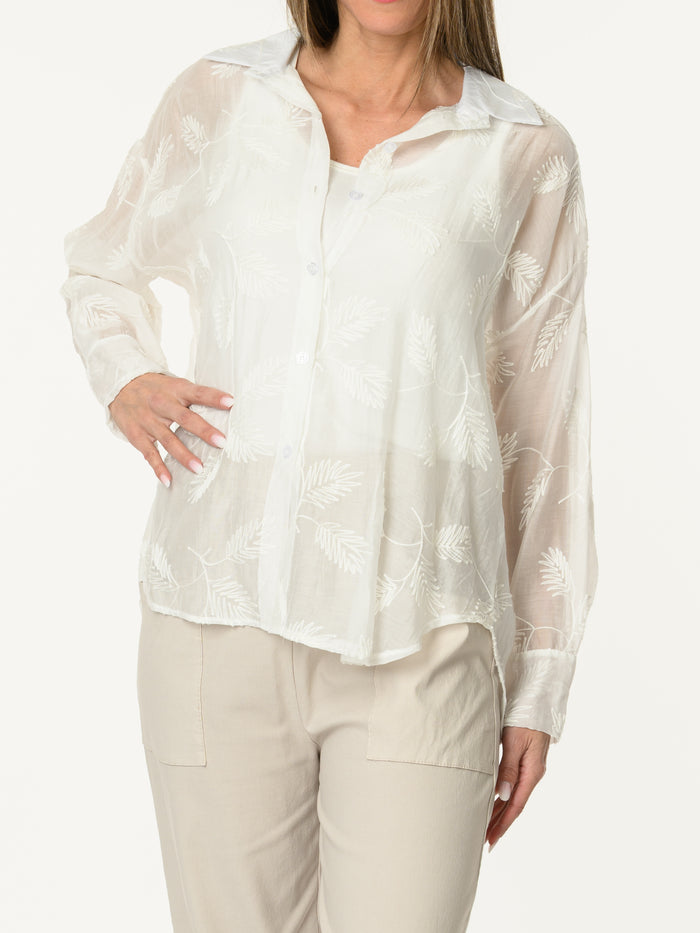 Chemise blanche à motifs de feuilles brodées