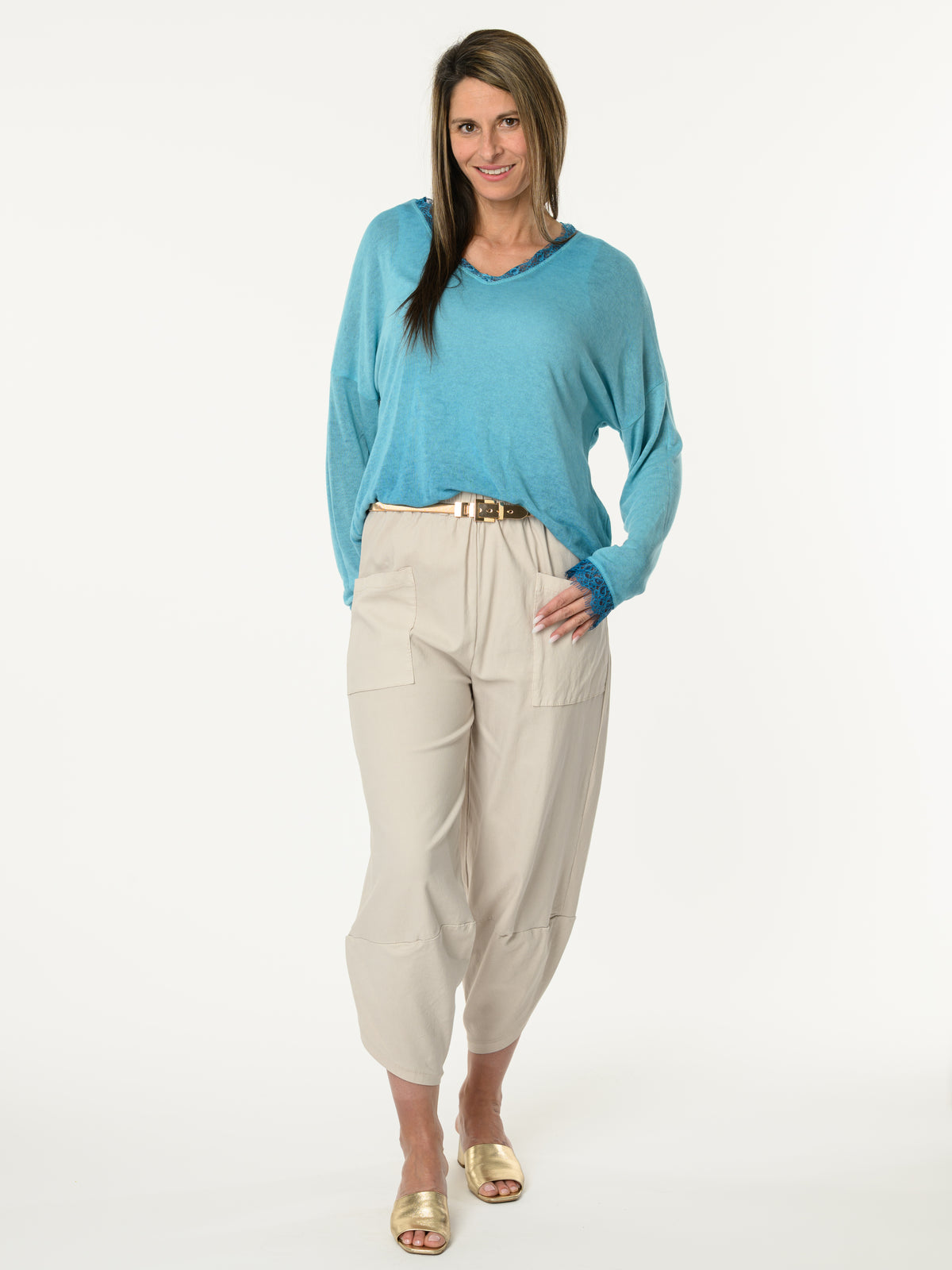 Chandail turquoise à manches longues avec dentelle