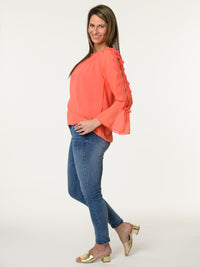 Blouse corail à manche à volants