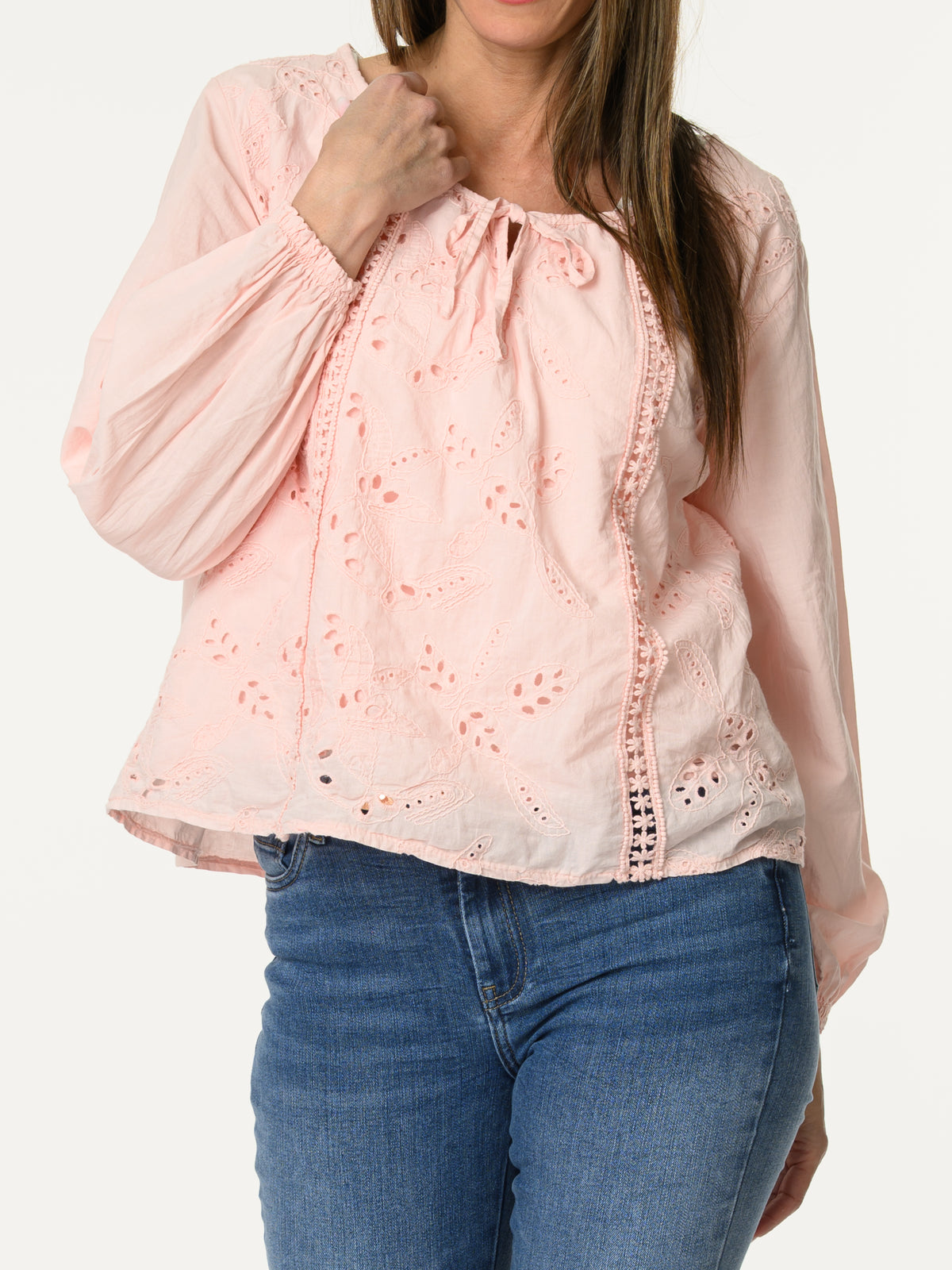 Blouse rose avec broderie anglaise