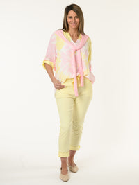 Blouse avec imprimé abstrait rose et jaune