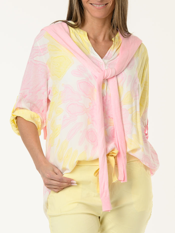 Blouse avec imprimé abstrait rose et jaune