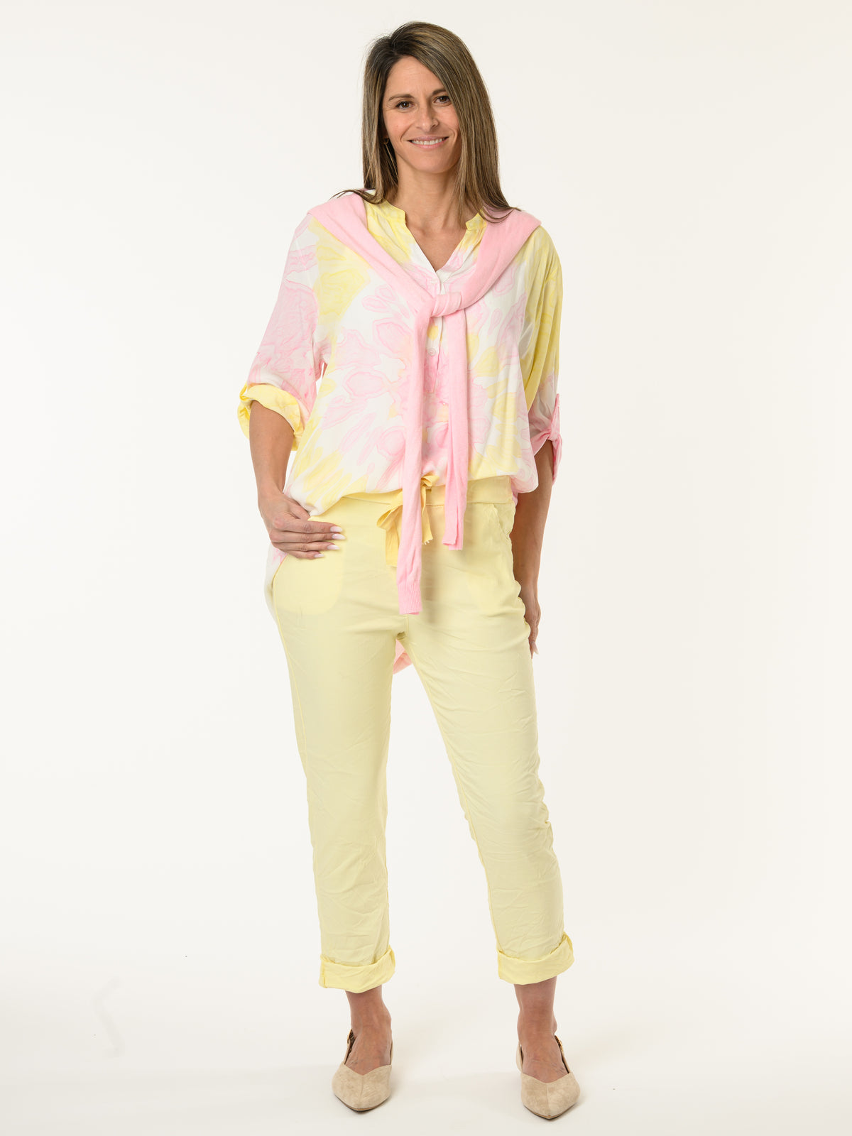 Blouse avec imprimé abstrait rose et jaune