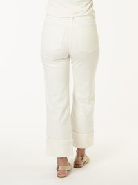 Jeans blanc à jambe large avec coffre au bas
