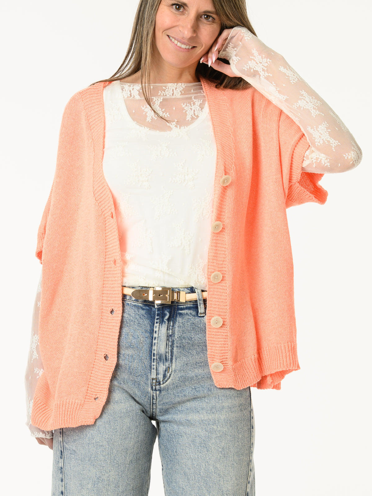 Chandail beige en tulle à motifs floraux