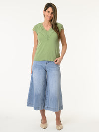 T-shirt vert avec dentelle
