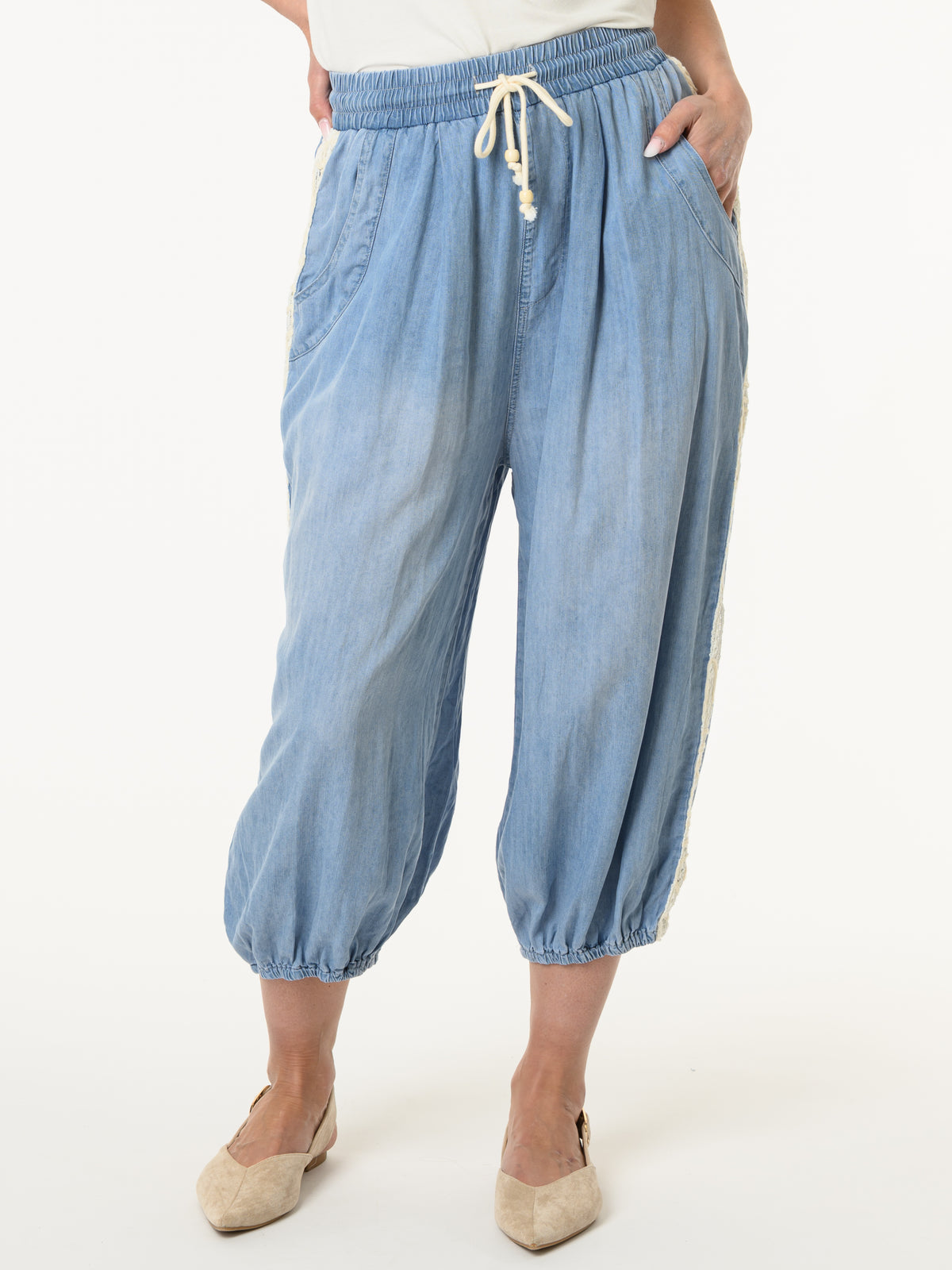 pantalon baggy avec dentelle sur le côté