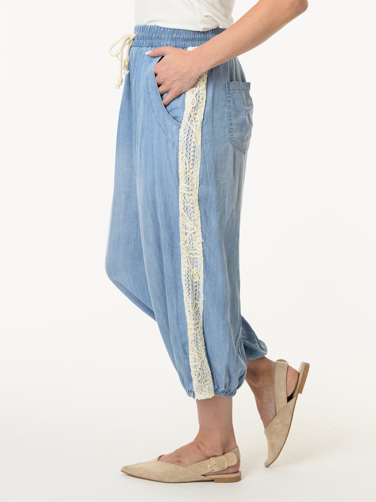 pantalon baggy avec dentelle sur le côté