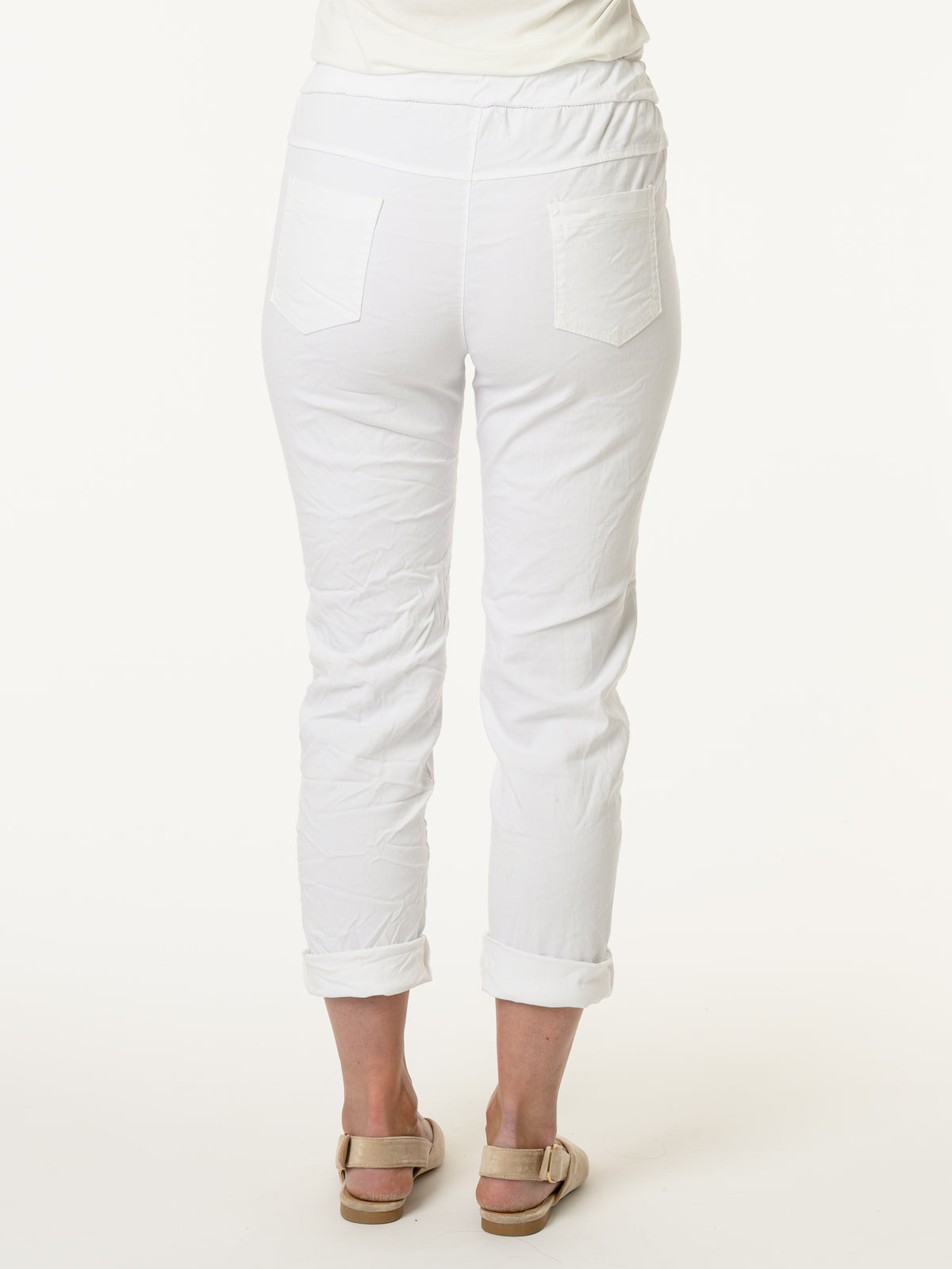 Pantalon blanc avec fleur brodée