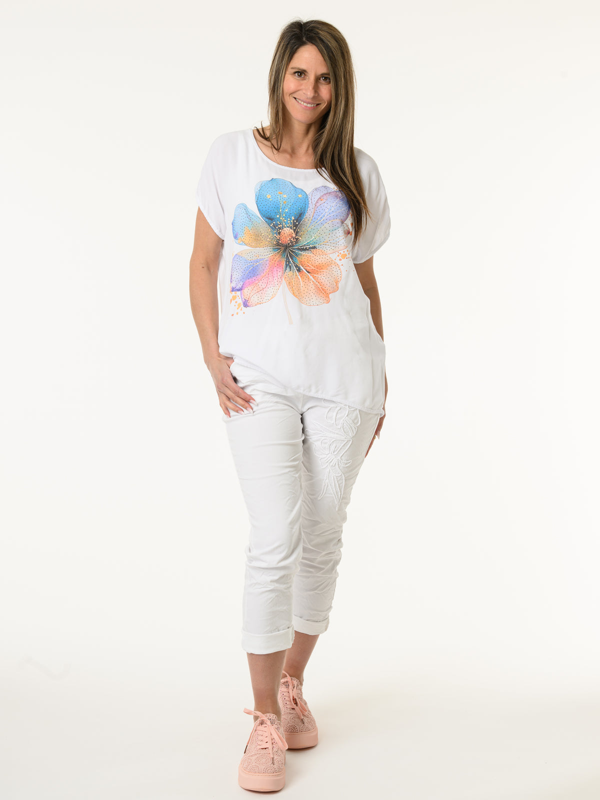 T-shirt blanc avec grande fleur multicolore