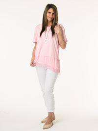 T-shirt rose avec dentelle au bas