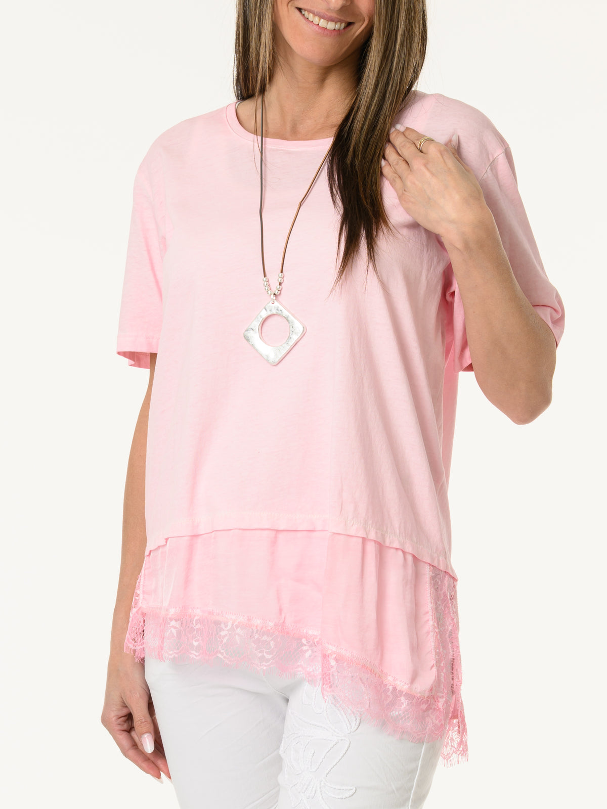 T-shirt rose avec dentelle au bas
