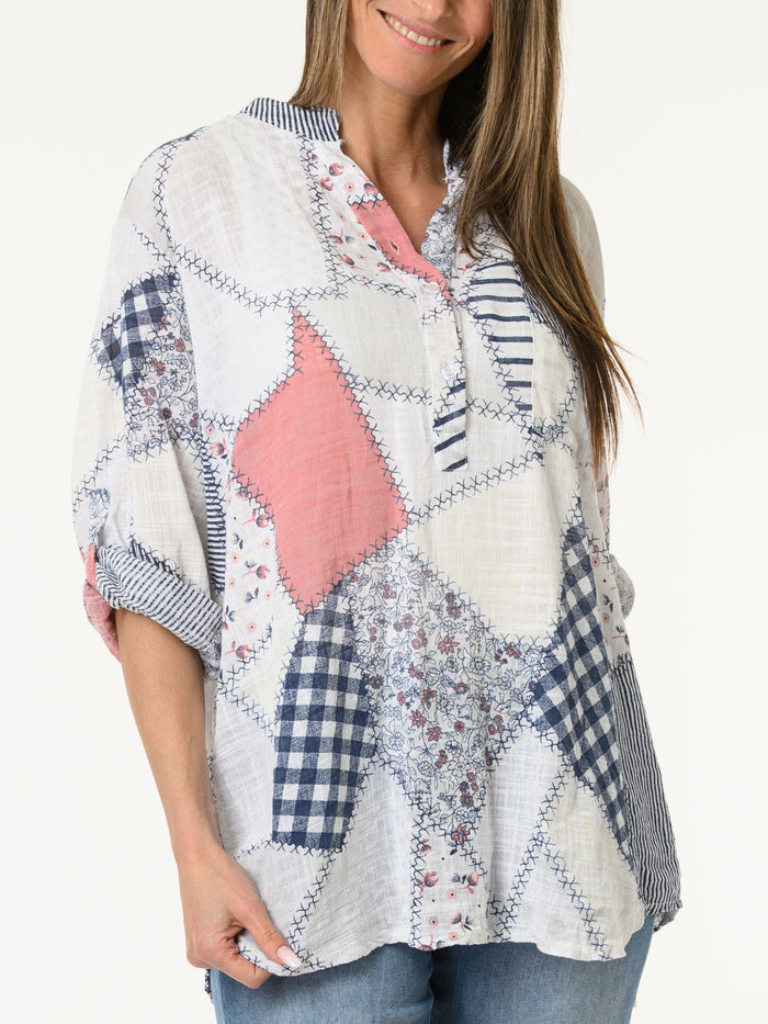 Blouse blanche avec imprimé de patchwork