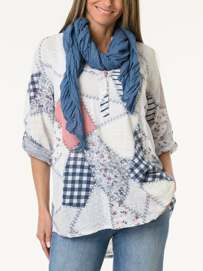 Blouse blanche avec imprimé de patchwork