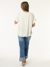 T-shirt blanc et rose avec imprimé de femme chic
