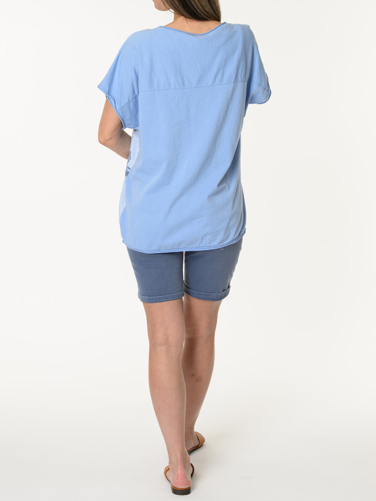 T-shirt bleu avec imprimé de fleurs bleues et roses
