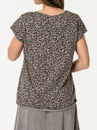 T-shirt brun avec imprimé de léopard