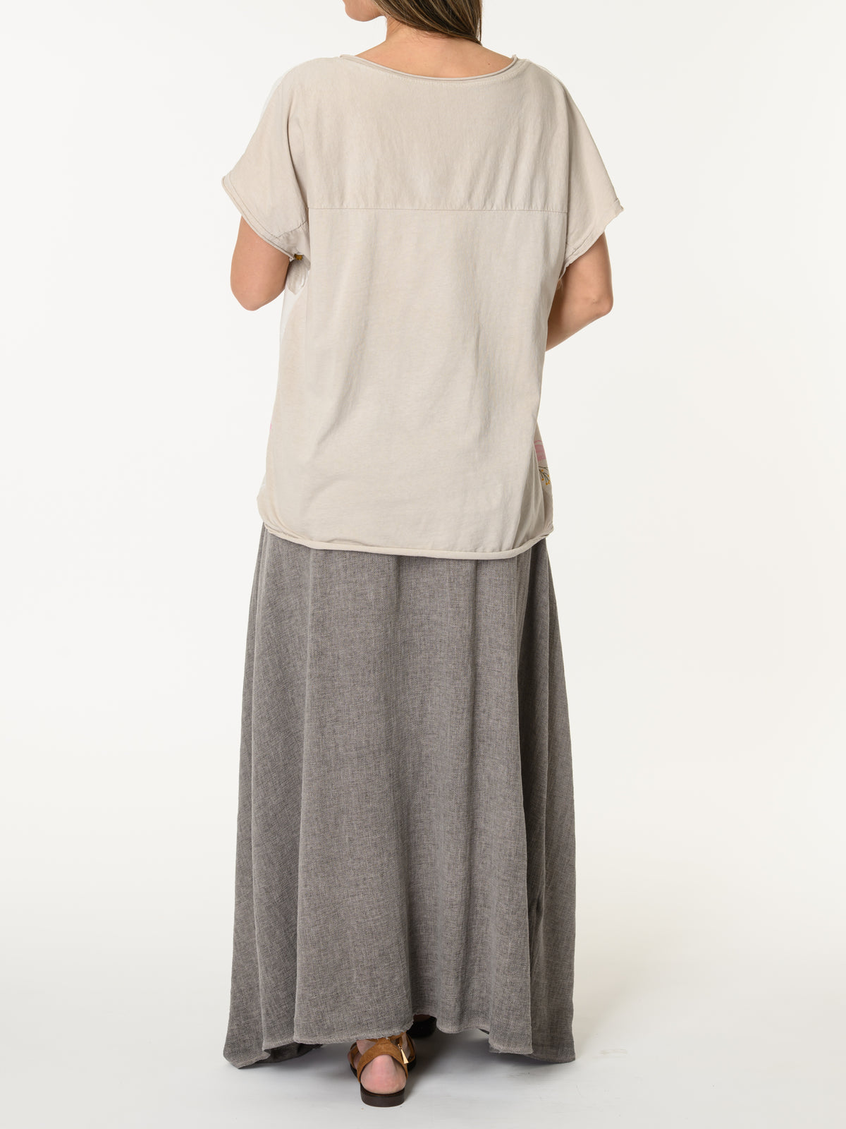 T-shirt beige avec imprimé de fleurs roses et moka