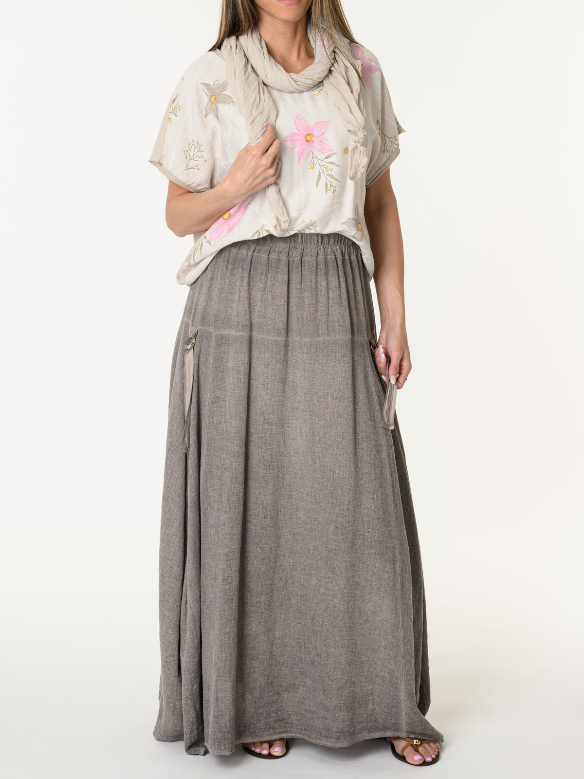 T-shirt beige avec imprimé de fleurs roses et moka