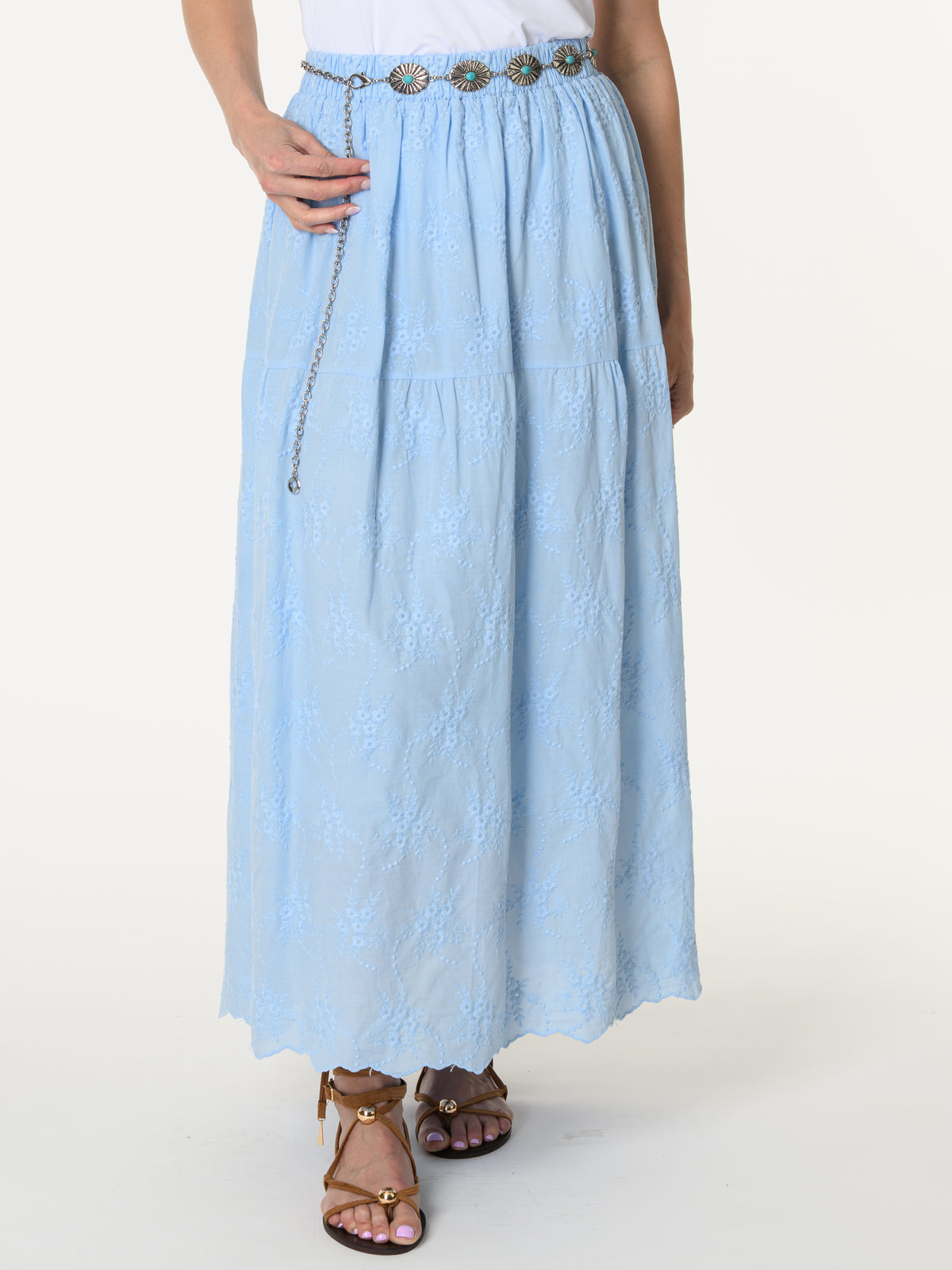 Jupe bohème bleue avec fleurs brodées