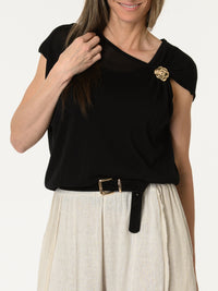 Blouse noire asymétrique drapée