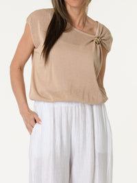 Blouse beige asymétrique drapée