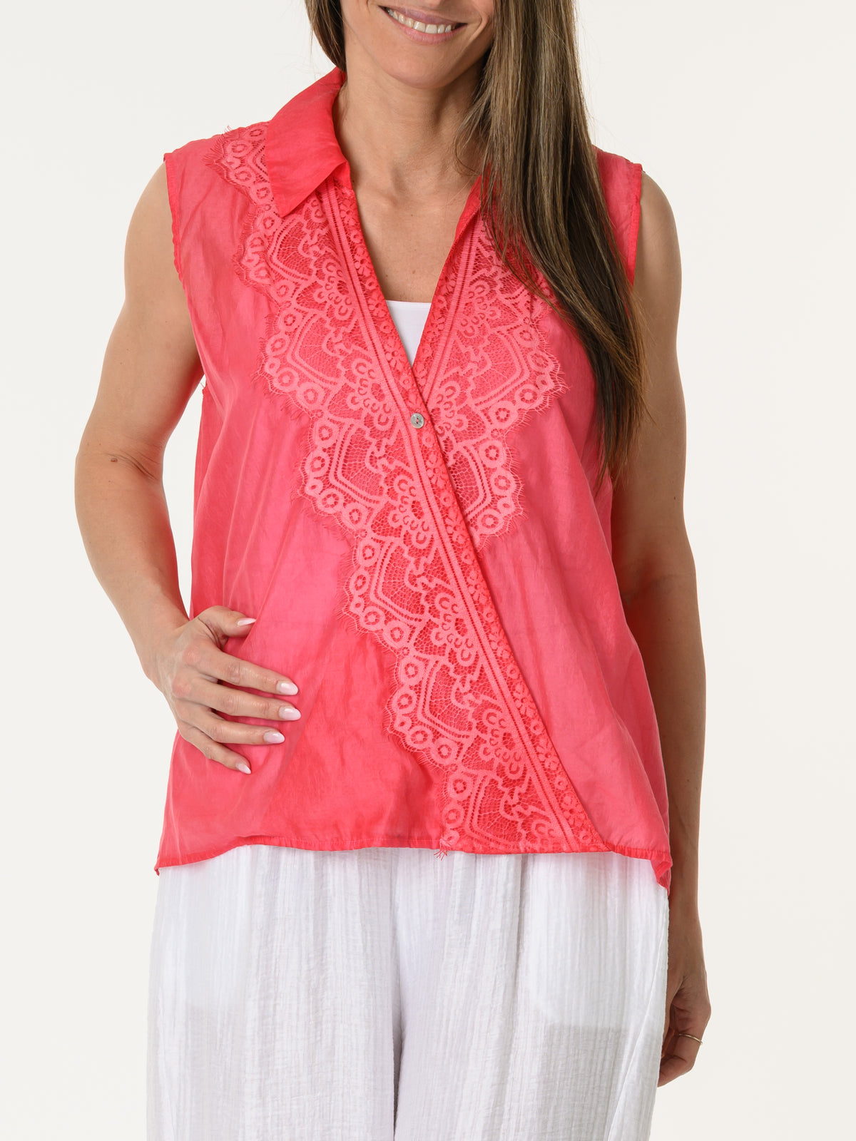 Camisole rouge avec dentelle