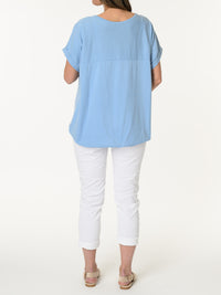 T-shirt bleu ciel avec dentelle et imprimé de cœurs