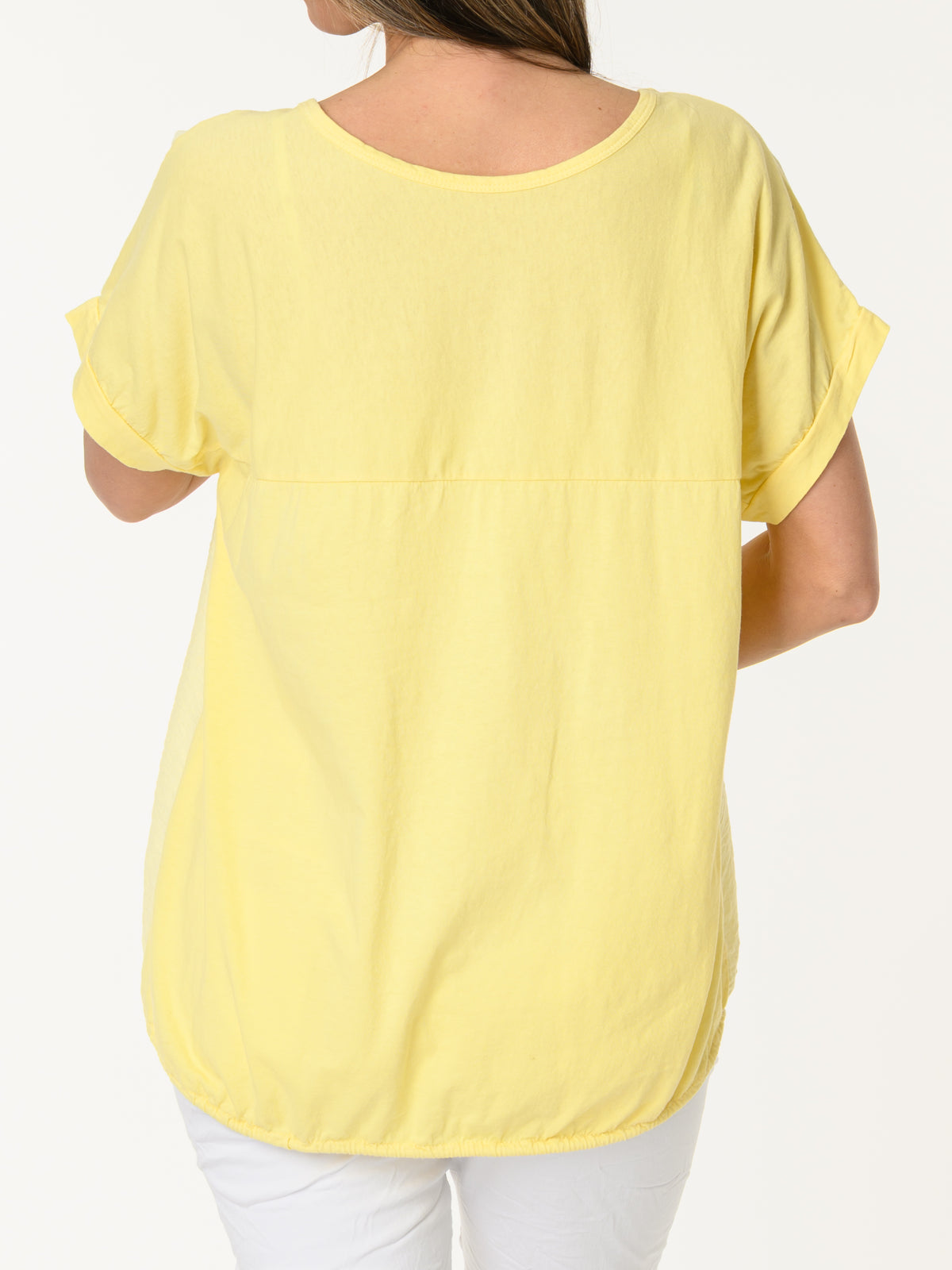 T-shirt jaune avec dentelle et imprimé de cœurs