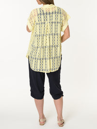 Chemise jaune en dentelle