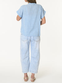 Chemise bleue à rayures blanches
