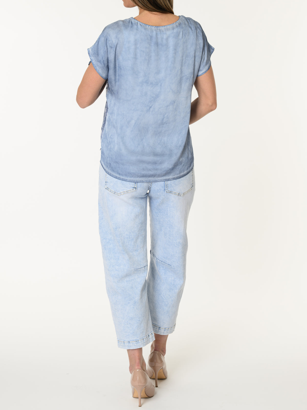 T-shirt bleu avec camisole superposée