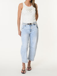 Camisole blanche avec fleur et brillants