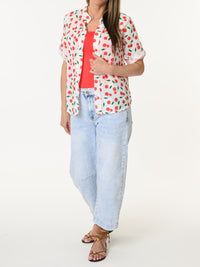 Chemise blanche avec imprimé de cerises