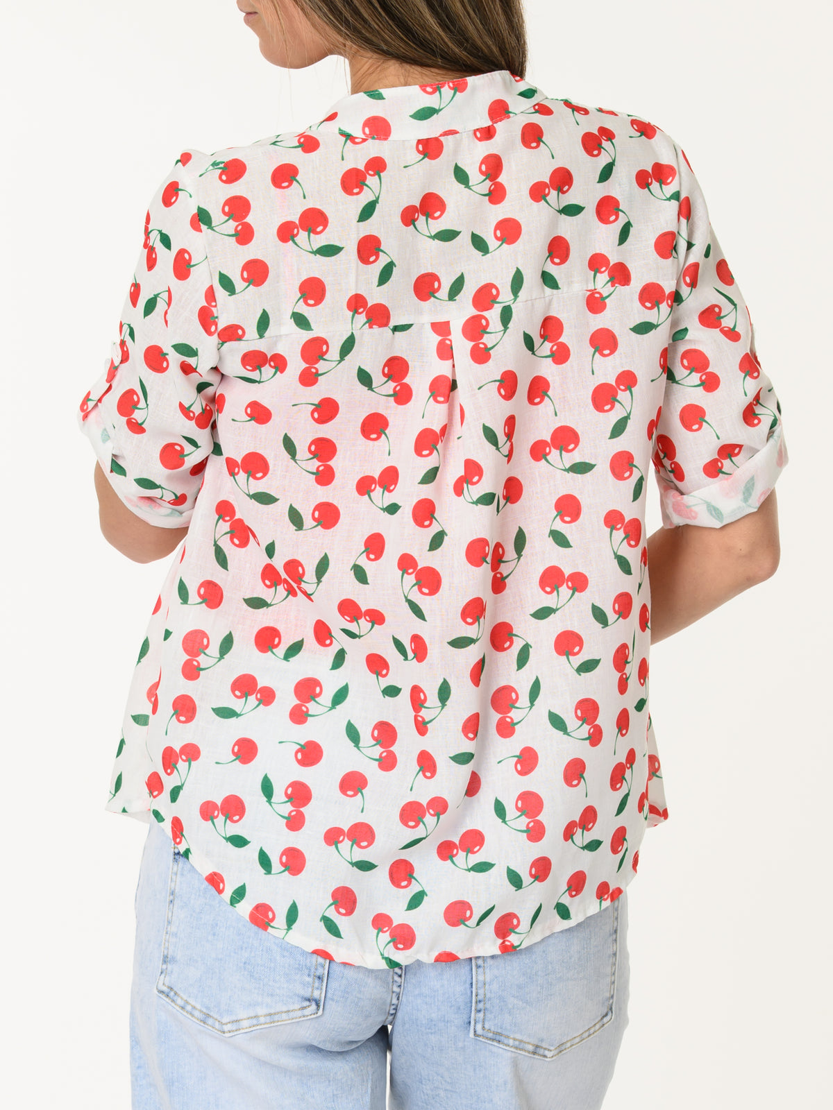 Chemise blanche avec imprimé de cerises
