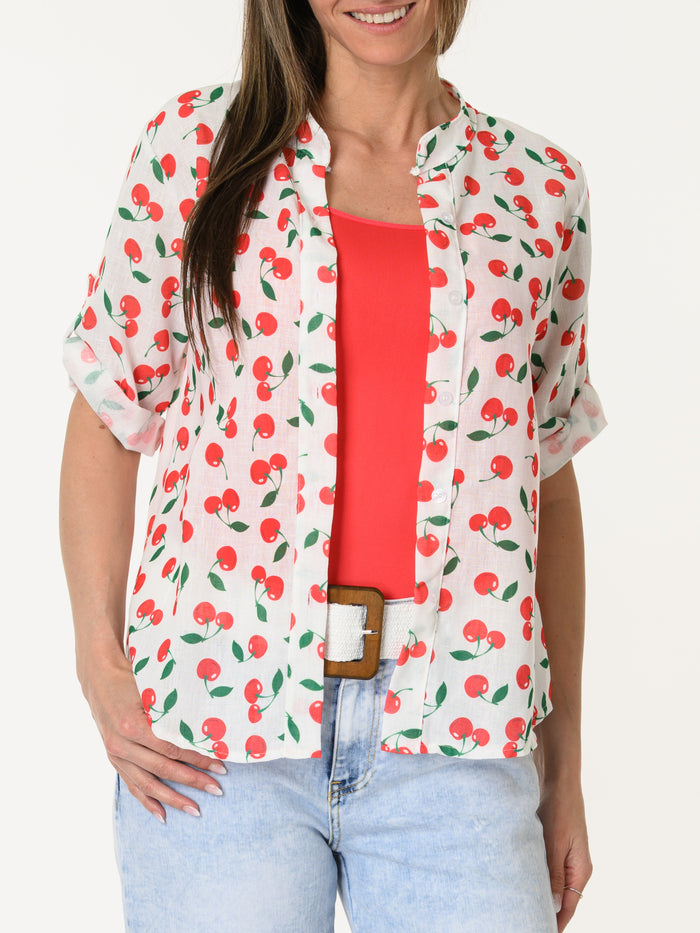 Chemise blanche avec imprimé de cerises