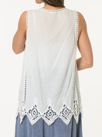 Camisole blanche bohème avec broderie