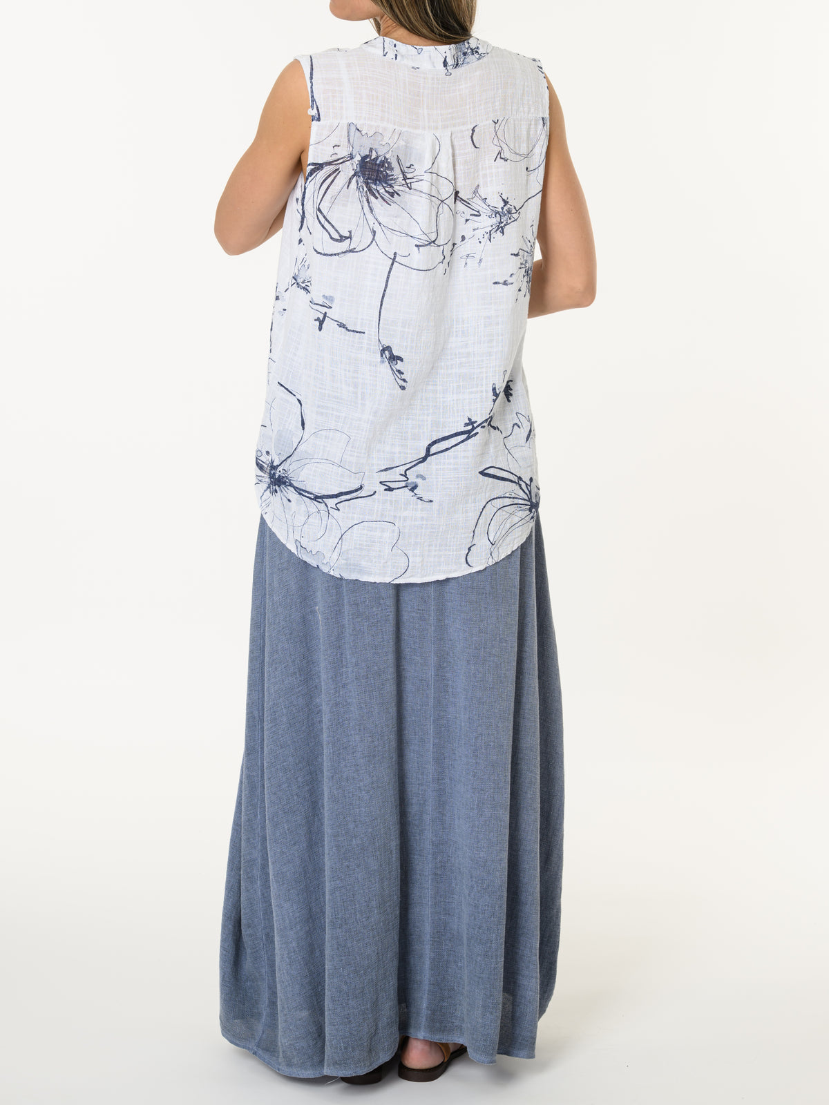 Camisole blanche avec imprimé de fleurs abstraites