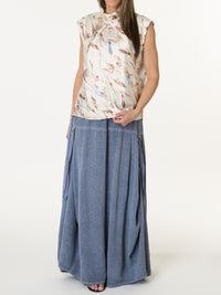 Camisole satinée avec motifs abstraits bruns