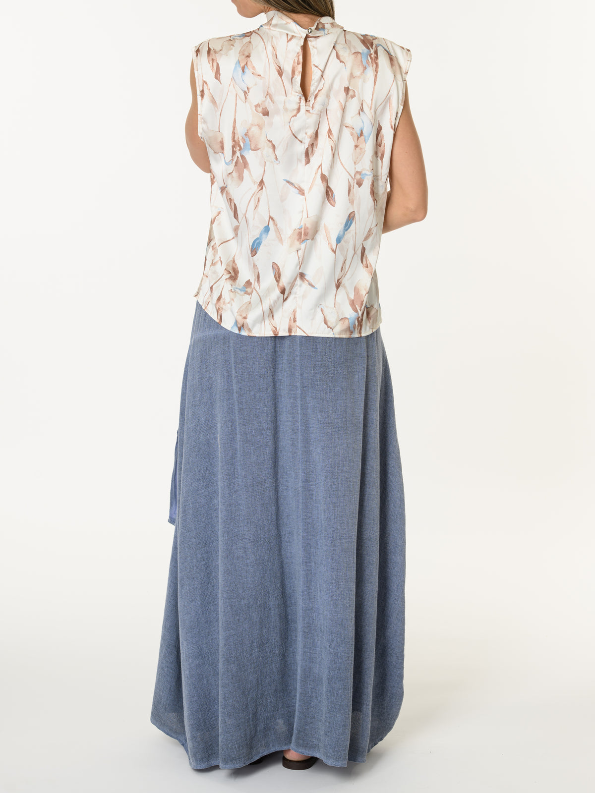 Camisole satinée avec motifs abstraits bruns