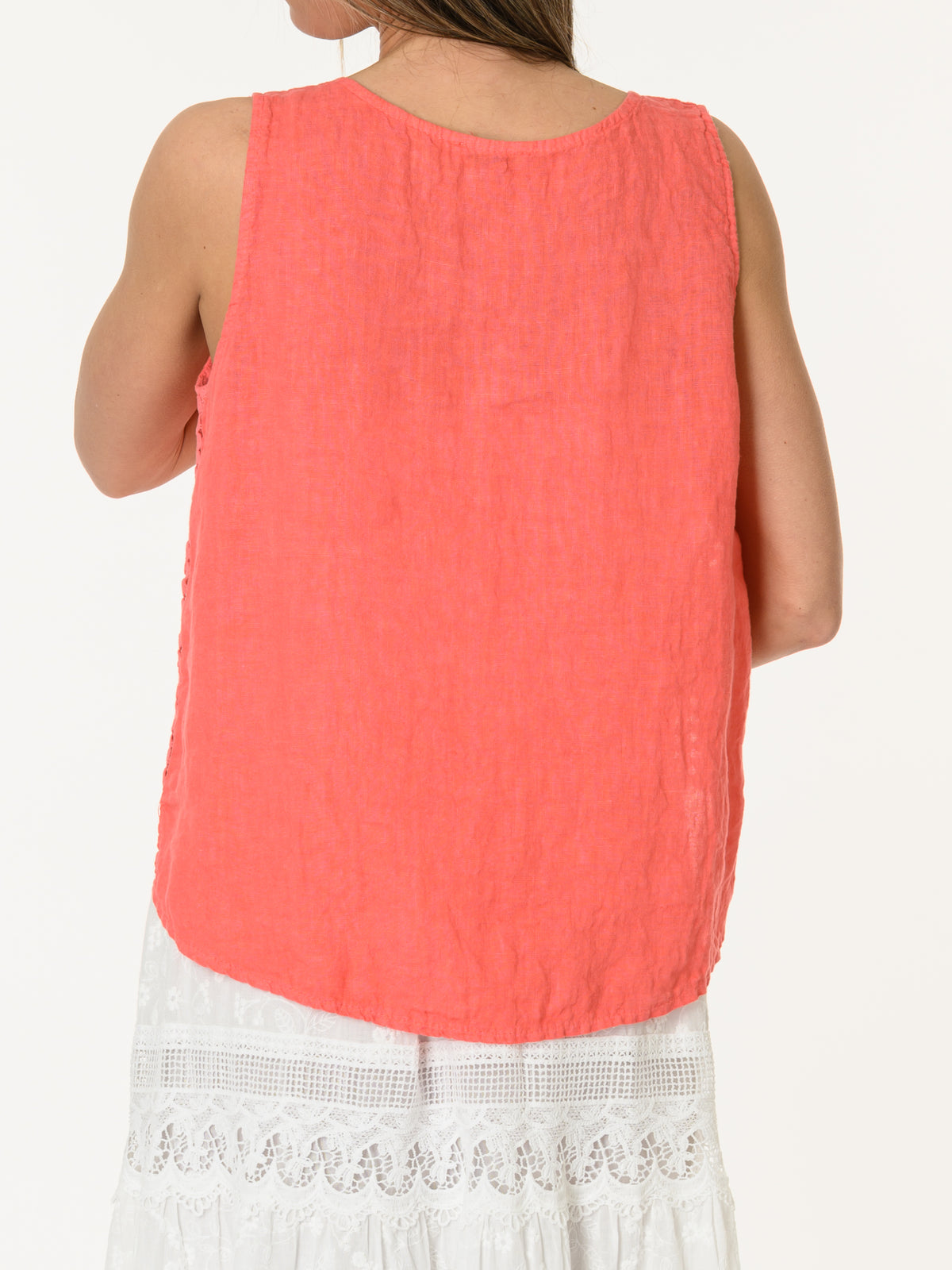 Camisole corail avec dentelle sur le côté