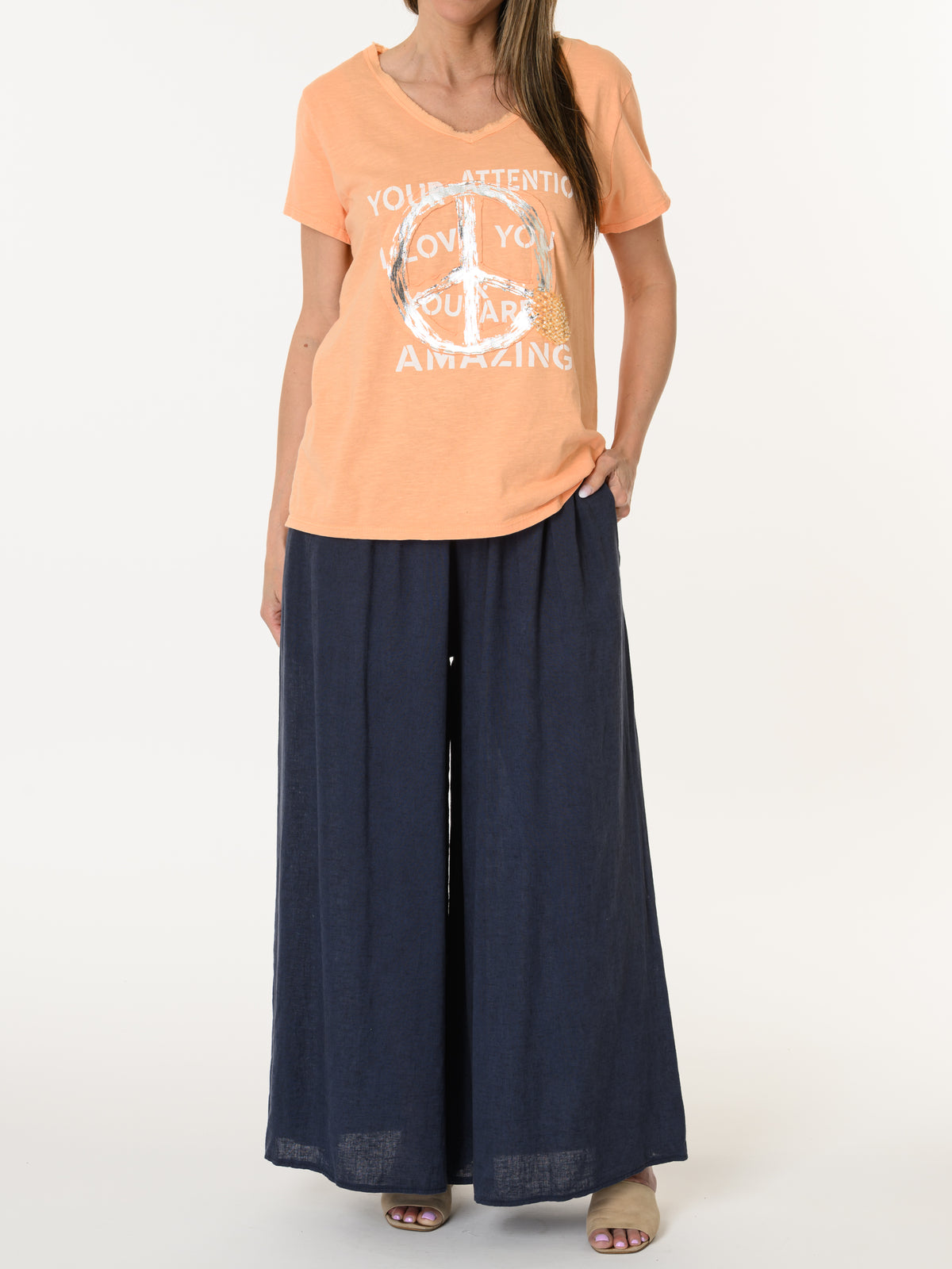 T-shirt orange peace and love