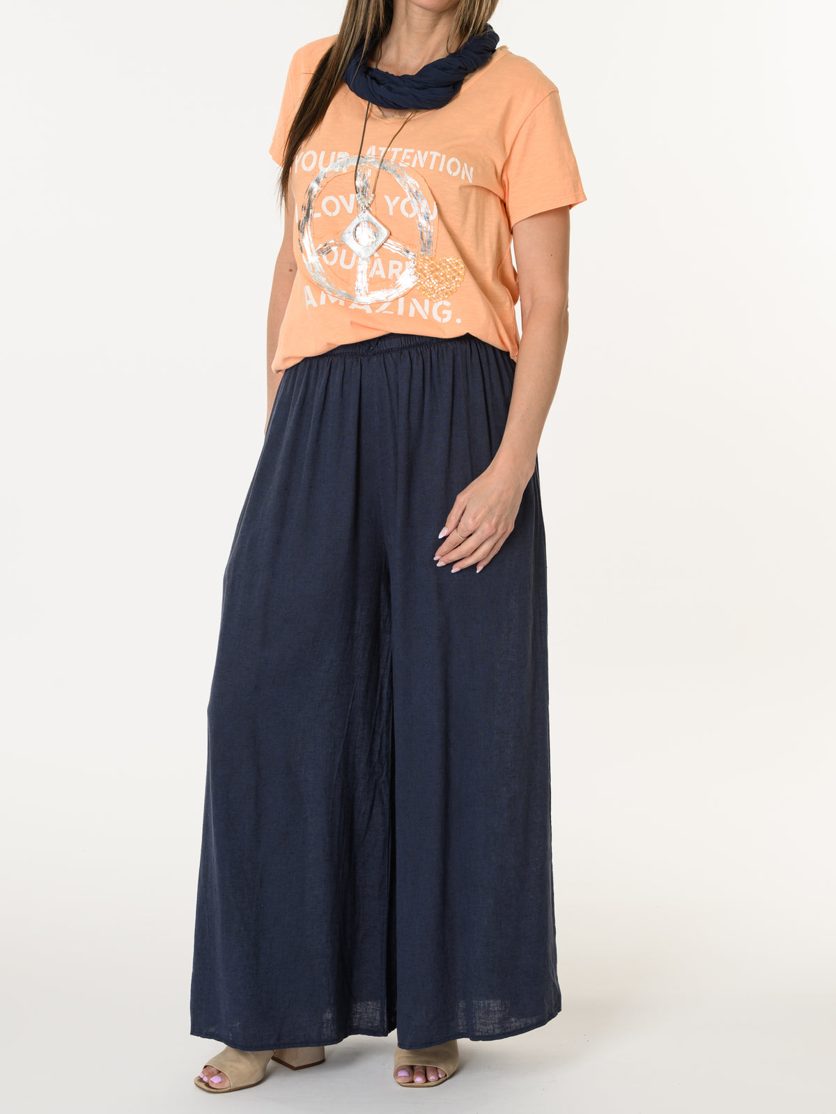 T-shirt orange peace and love